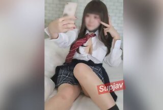 女高中生被操哭视频
